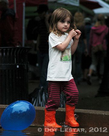 Girl in the fountain